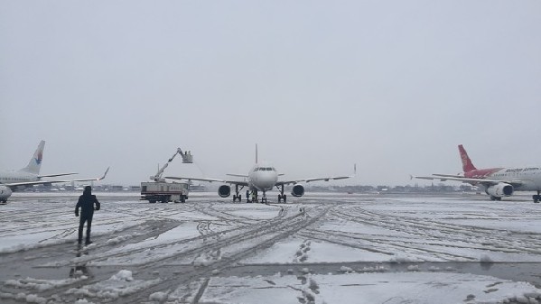 他们奋战在除雪第一线！有他们在，出行多一份