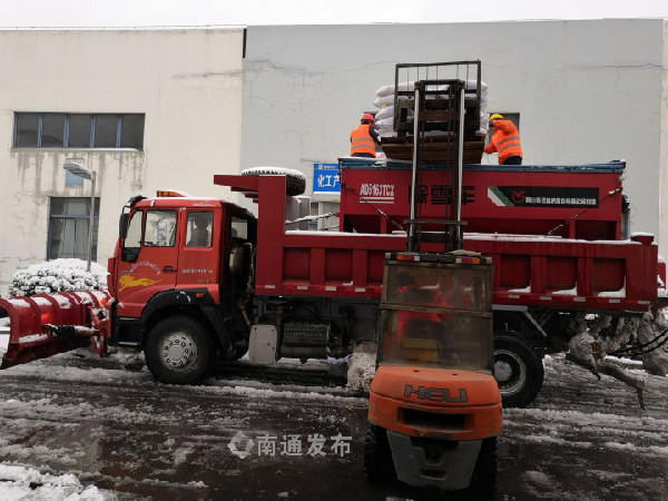 他们奋战在除雪第一线！有他们在，出行多一份