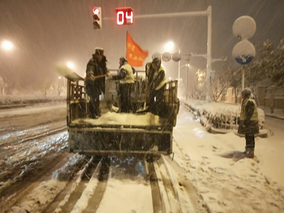 深夜大雪中，请记住这些靓丽的颜色