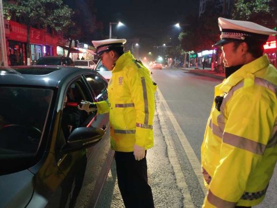 保康交警大队全警动员冲刺百日安全行动