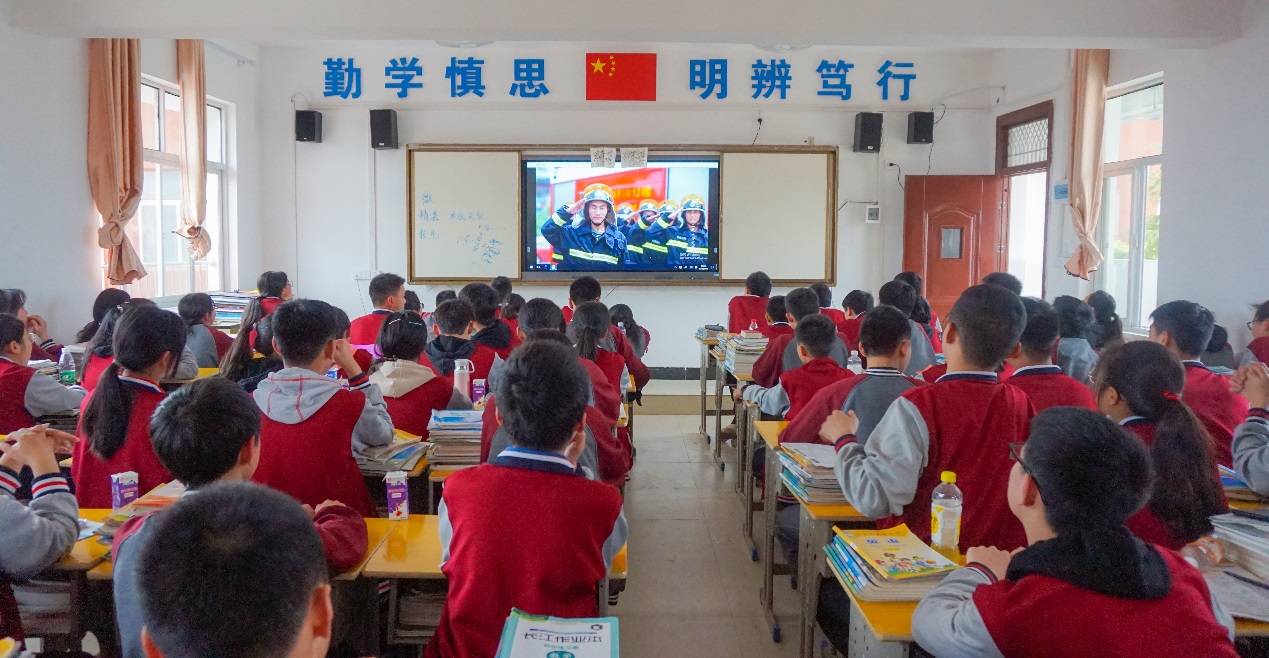 落实总体国家安全观 增强师生国家安全意识——横沟中学开展全民国家安全教育日系列活动